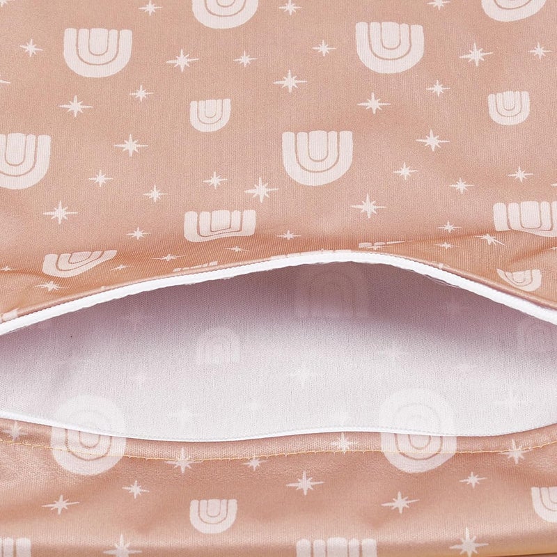 Happy Flute مجموعة حقيبة مبللة مضادة للماء من هابي فليوت 2 قطعة - حقيبة مبللة بنمط الصبار والحيوانات للمناشف، حقيبة حفاضات، حقيبة سباحة، حقيبة شاطئ، حقيبة رياضية، حقيبة مبللة/جافة، حقيبة ملابس مبللة، حقيبة ملابس سباحة مبللة، 10.2x14.4 بوصة. (زرافة) - Image 4